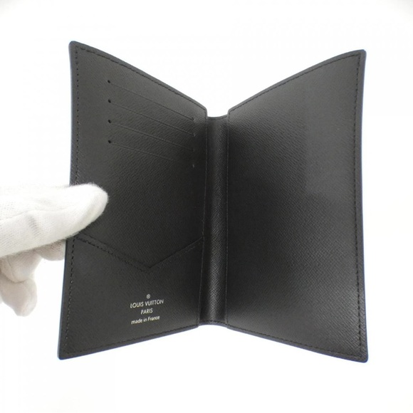 Morris❤️ Louis Vuitton Eclipse Monogram Passport Holder - Picture 3 of 4